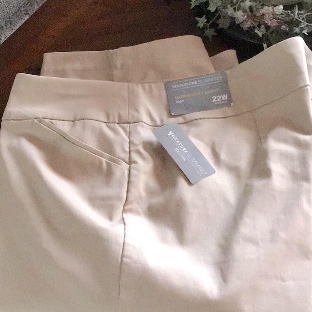 CJ Banks Signature Slimming Stretch Pull On Cropped Pants sz 22W Beige